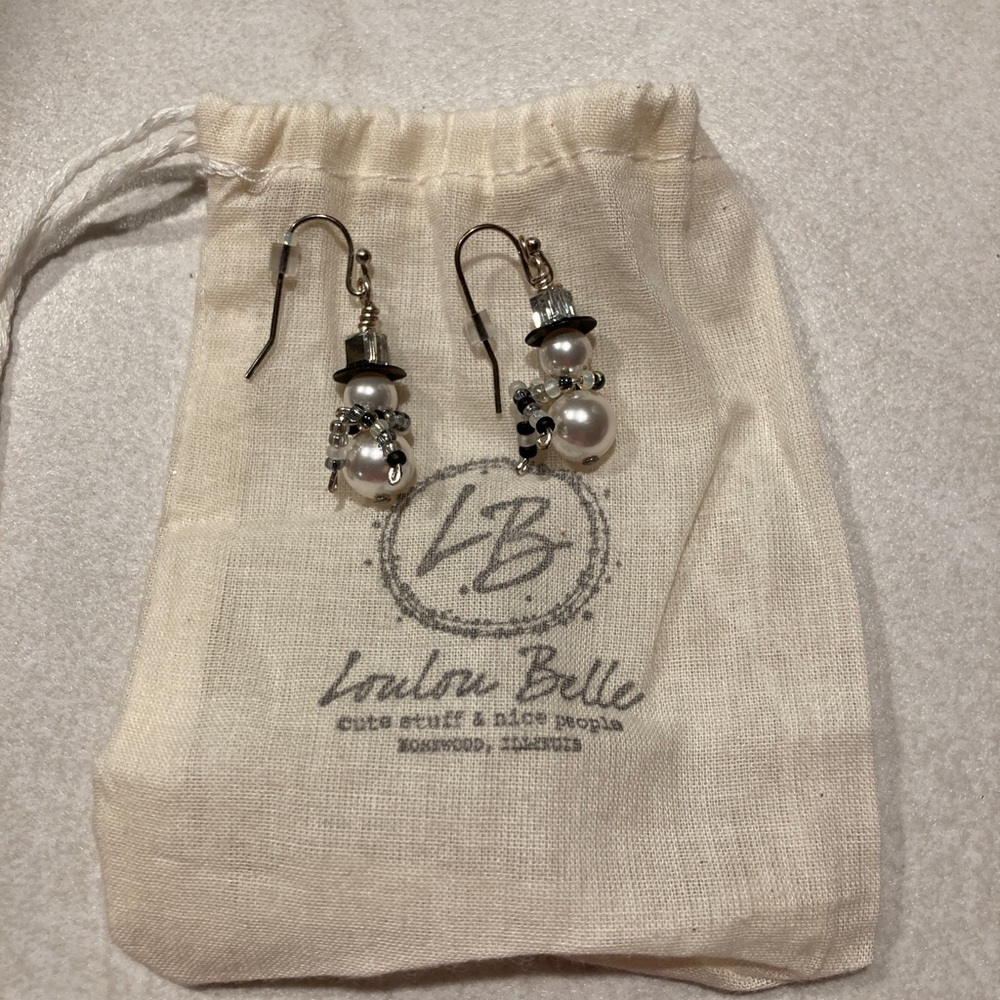 Beaded snowman earrings